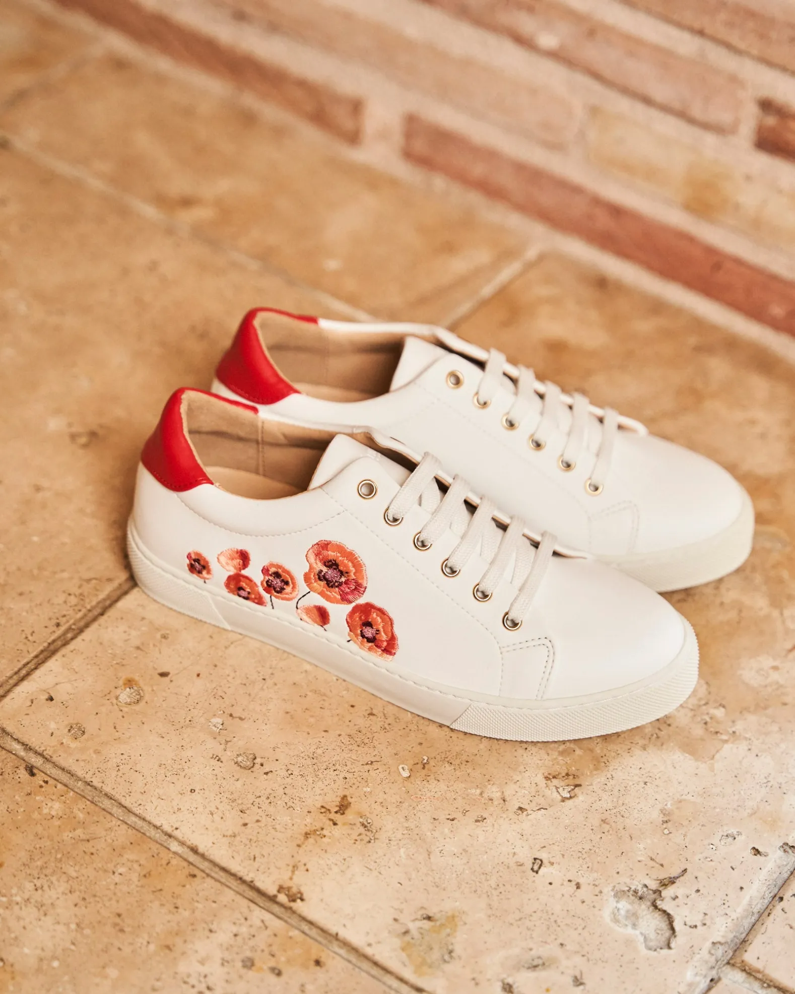 Virevolte Fleurs Rouges